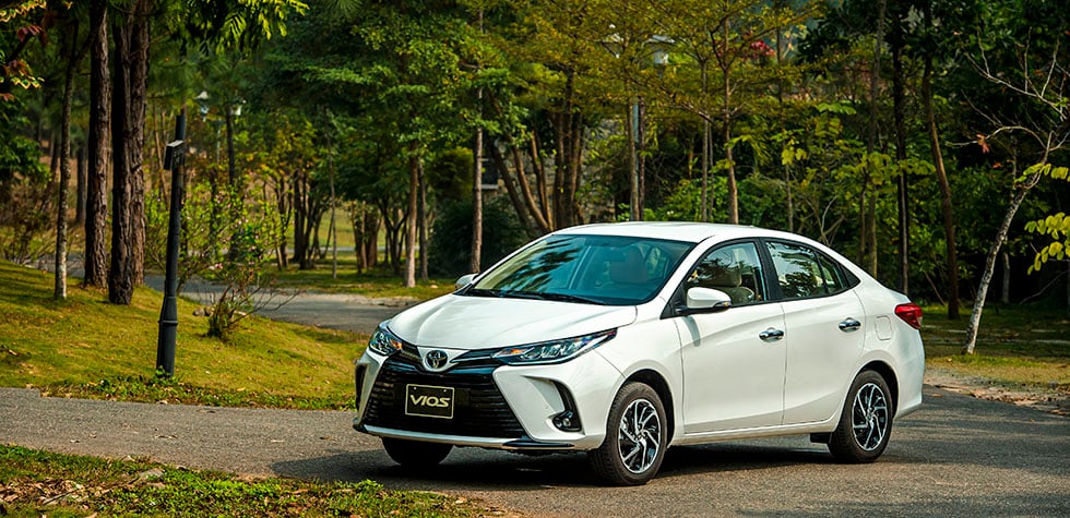 Những mẫu xe bán chạy nhất các phân khúc nửa đầu năm 2022: Bất ngờ Toyota Vios, Hyundai Santa Fe - Ảnh 2.