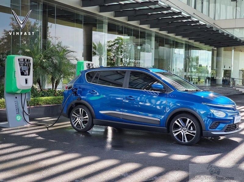 Việt Nam &quot;khai tử&quot; ô tô động cơ đốt trong từ năm 2050 - Ảnh 1.