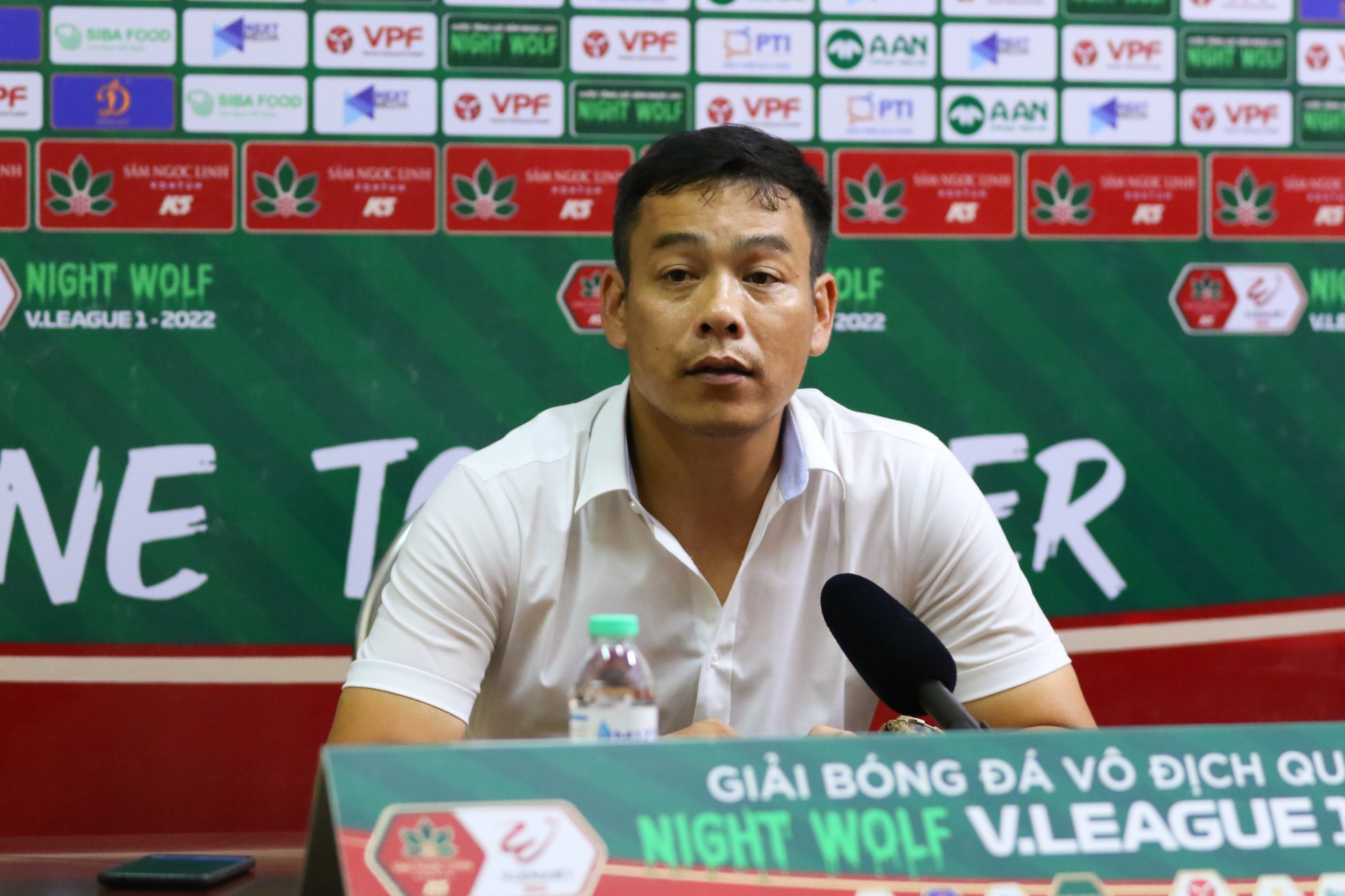 HLV Nguyễn Huy Hoàng bật mí yếu tố giúp CLB SLNA thắng đậm Hải Phòng FC? - Ảnh 1.