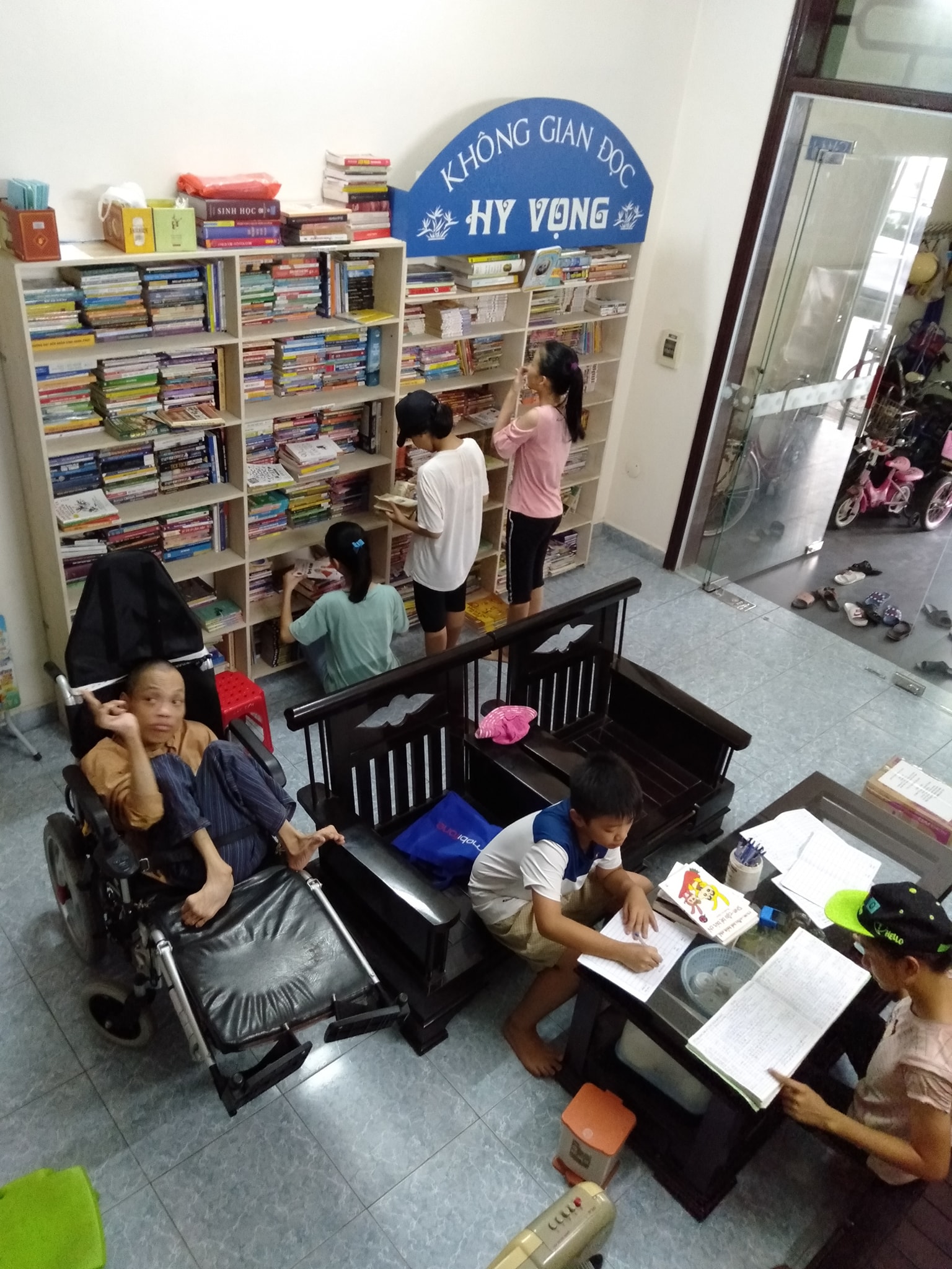 Chàng trai khuyết tật Đỗ Hà Cừ: “Mẹ là đôi tay, là đôi chân, là trí óc, là tất cả cuộc đời tôi” - Ảnh 3.