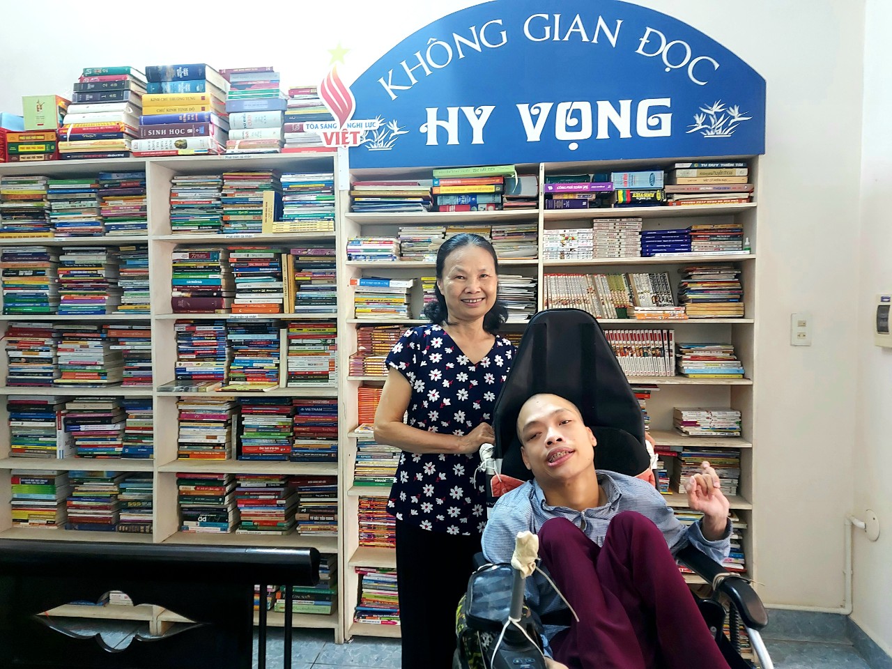 Chàng trai khuyết tật Đỗ Hà Cừ: “Mẹ là đôi tay, là đôi chân, là trí óc, là tất cả cuộc đời tôi” - Ảnh 2.