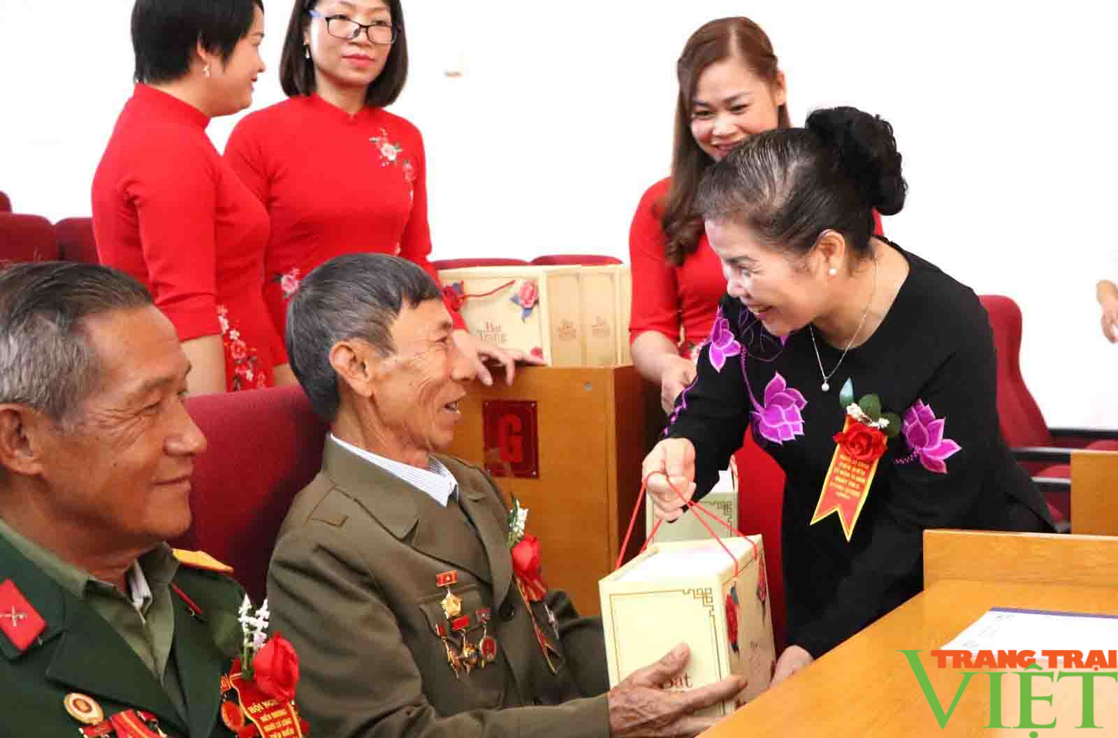 Lai Châu: Quan tâm chăm lo đến người có công, thân nhân người có công - Ảnh 2. Lai Châu: Quan tâm chăm lo đến người có công, thân nhân người có công - Ảnh 2.