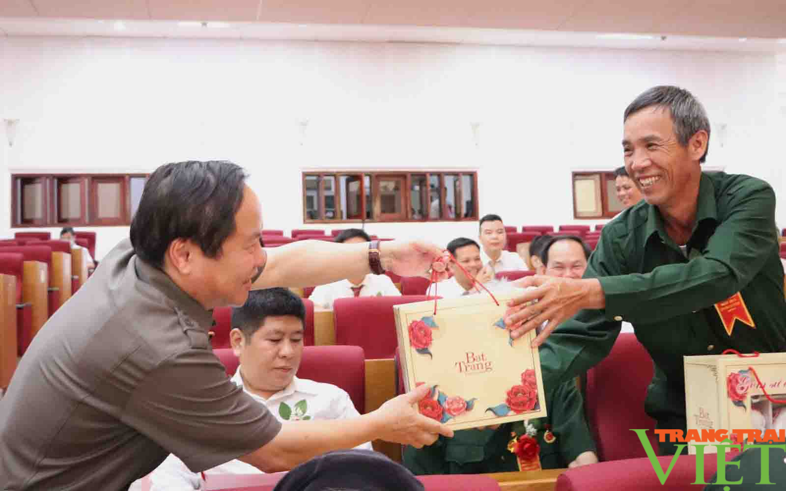 Lai Châu: Quan tâm chăm lo đến người có công, thân nhân người có công - Ảnh 3. Lai Châu: Quan tâm chăm lo đến người có công, thân nhân người có công - Ảnh 3.