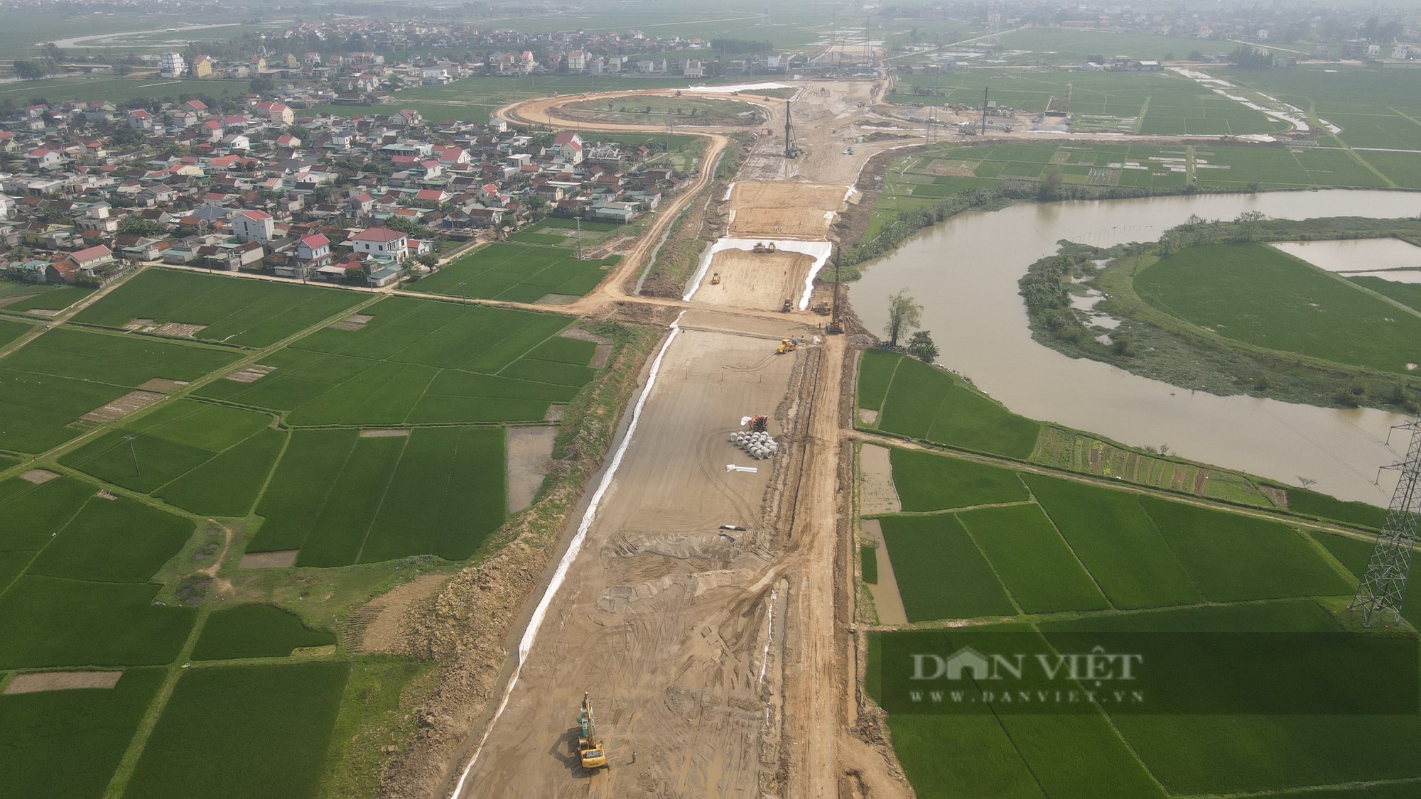 Nhà thầu cao tốc Bắc - Nam &quot;kiệt sức&quot; thua lỗ và thiếu hụt tài chính - Ảnh 1.