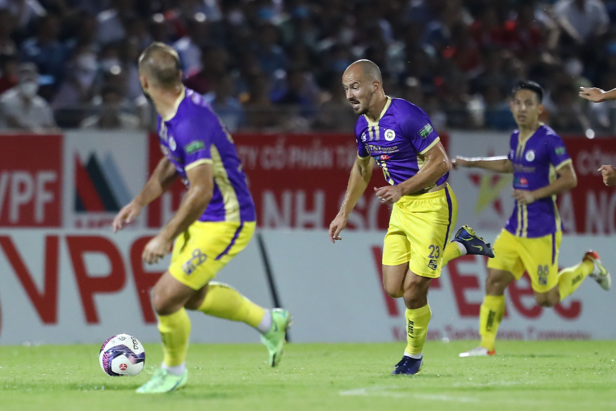 &quot;Hiện tượng&quot; Tonci Mujan bật mí lý do rời châu Âu đến V.League - Ảnh 1.