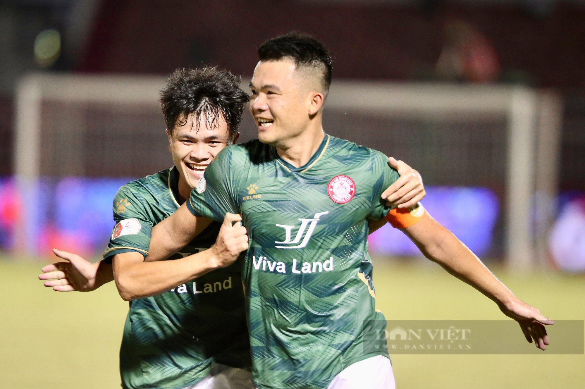 Ngược dòng trên sân Thống Nhất, CLB TP.HCM tạm &quot;về bờ&quot; - Ảnh 7.