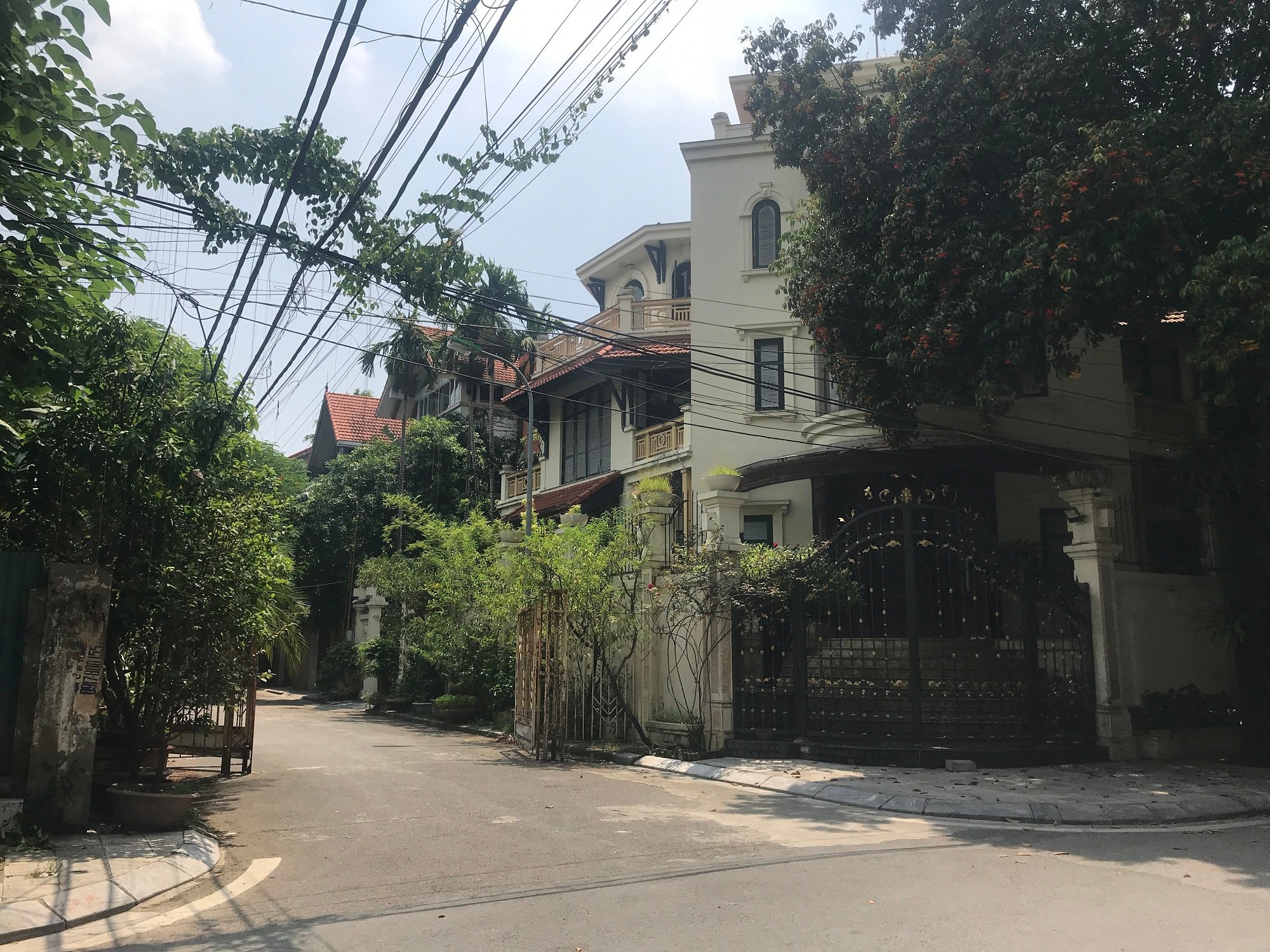 Giá đất bán đảo Quảng An có vị trí lên tới 1 tỷ đồng/m2 (Ảnh: Thái Nguyễn)