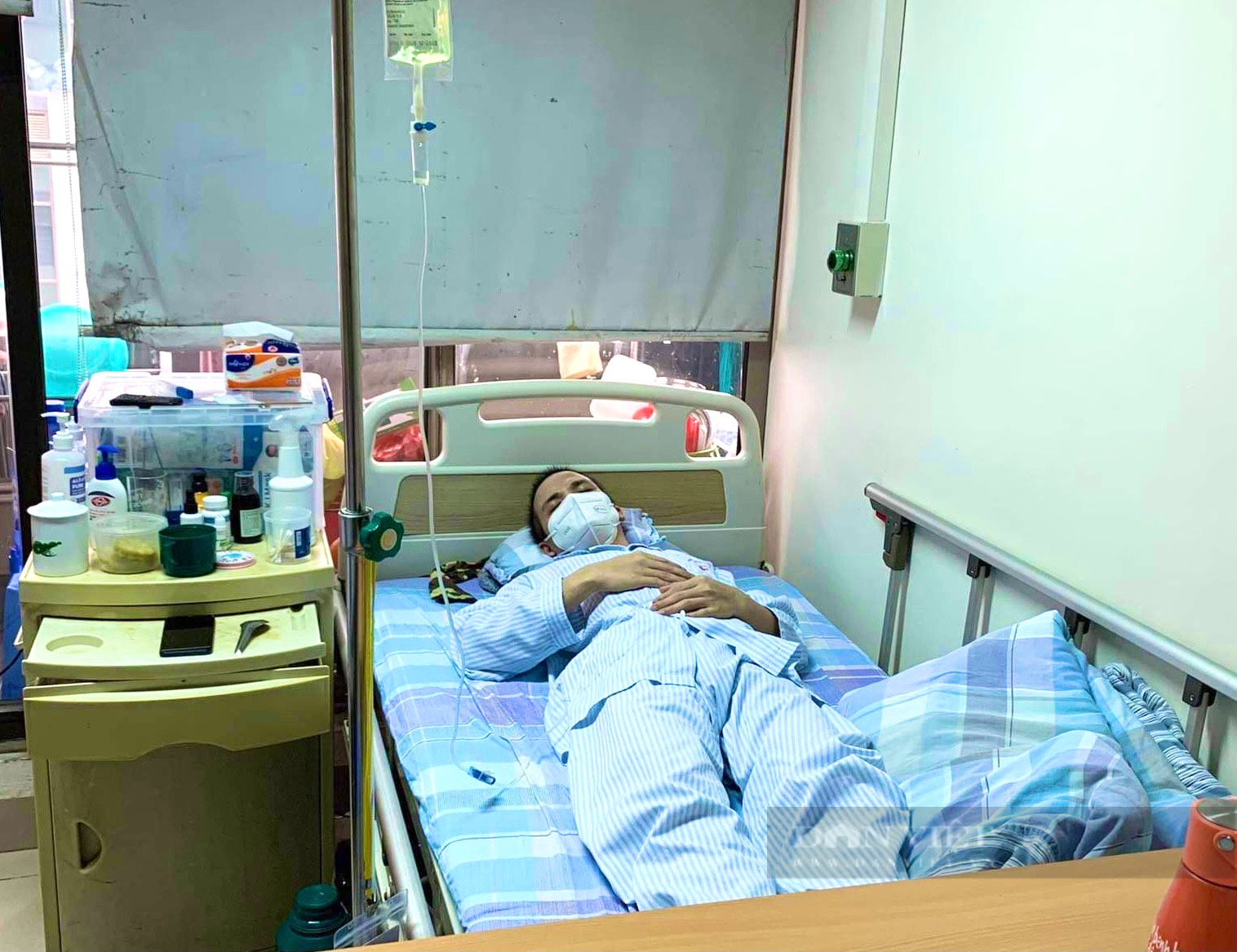 Thầy giáo hiểm nghèo từng 11 lần hiến máu cứu người đã ghép tủy, gia đình xin dừng kêu gọi - Ảnh 1.
