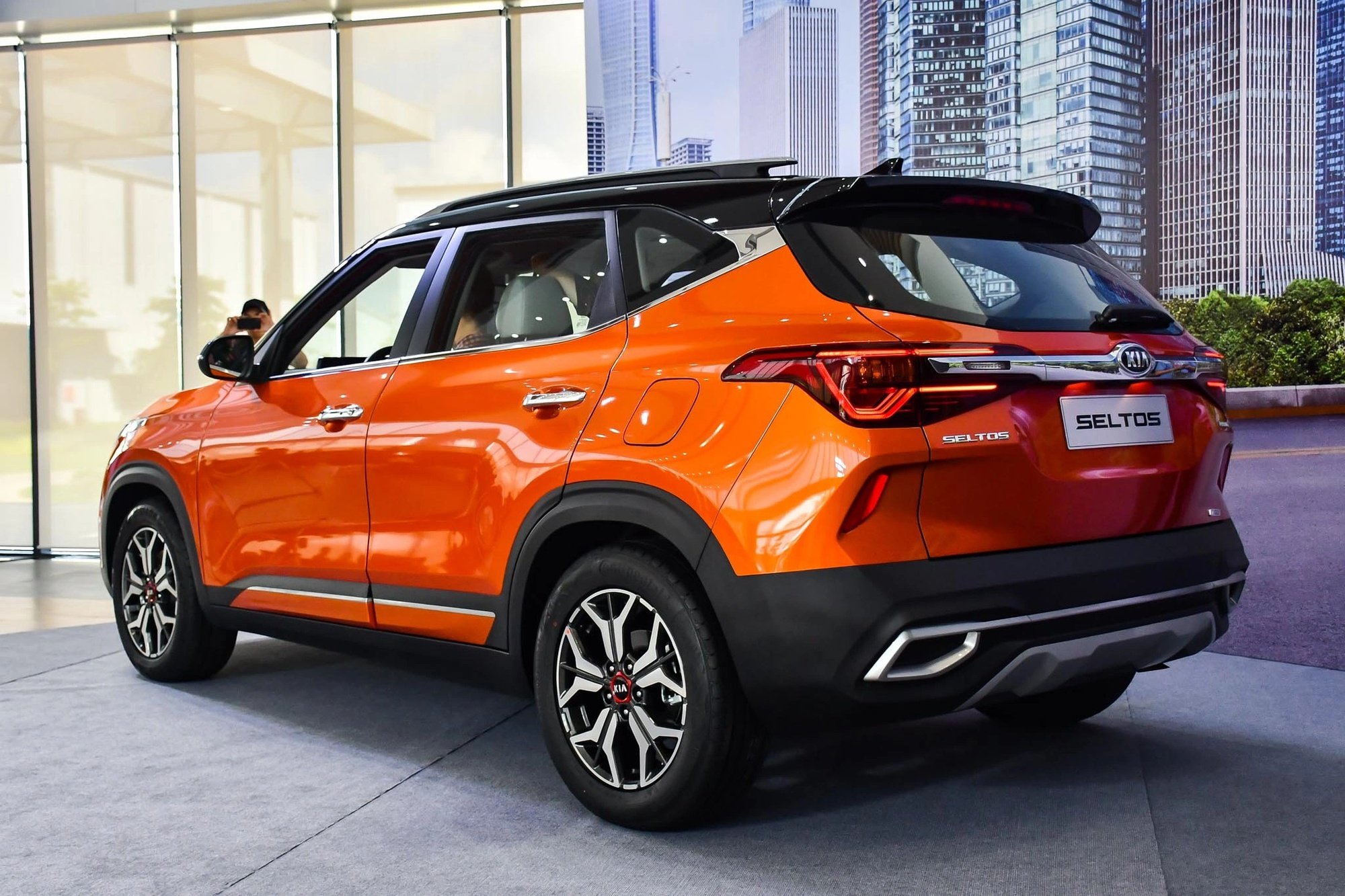 Kia Seltos vẫn khan hàng, khách mua phải chờ 2-4 tháng - Ảnh 1.