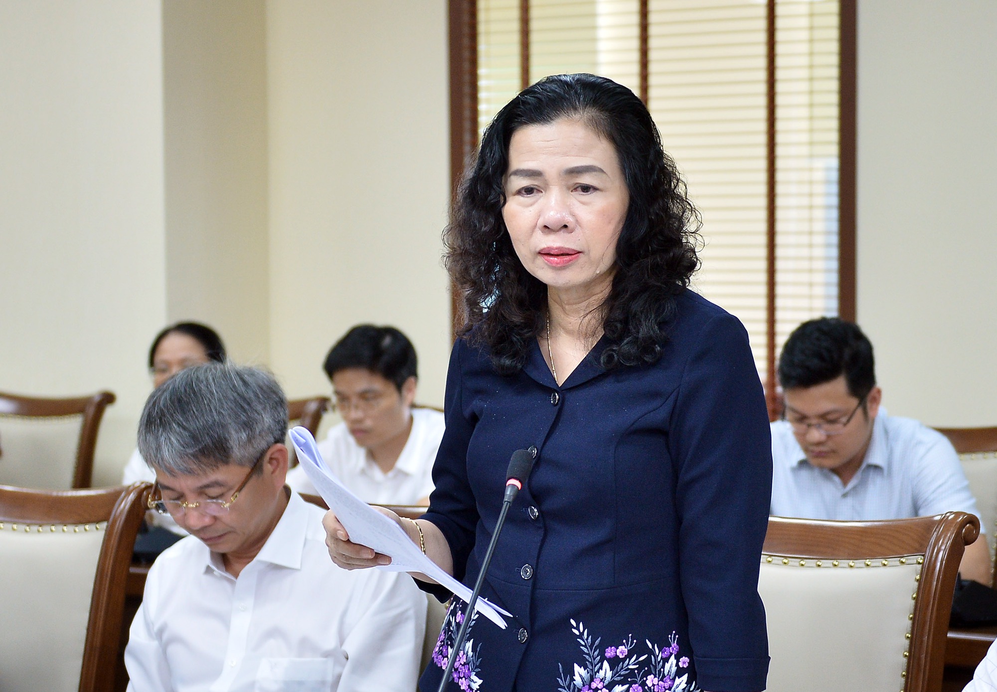 Bộ Tài Chính sẽ hoàn thiện các quy định về niêm yết giá để đảm bảo quyền lợi người tiêu dùng - Ảnh 1.