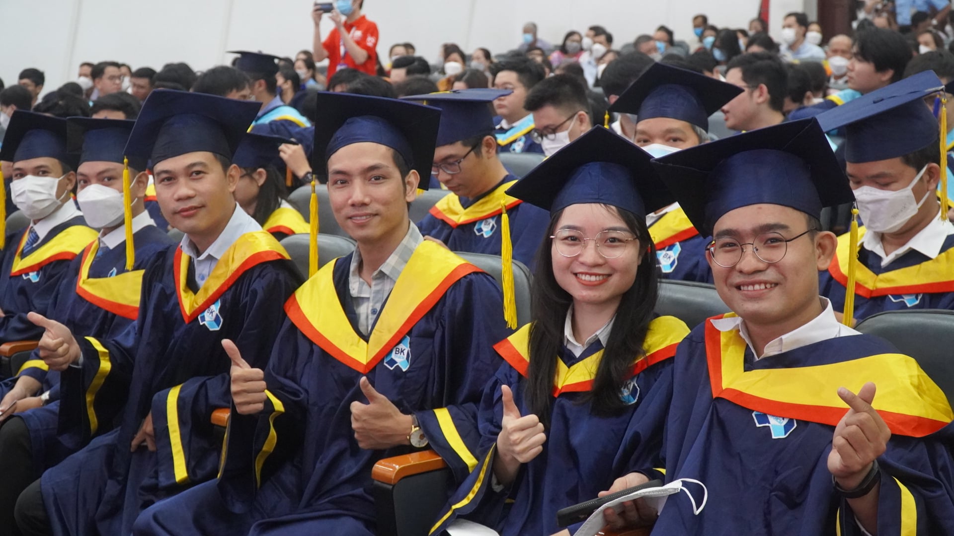 ĐH Bách khoa TP.HCM công bố điểm xét tuyển phương thức tổng hợp - Ảnh 2.