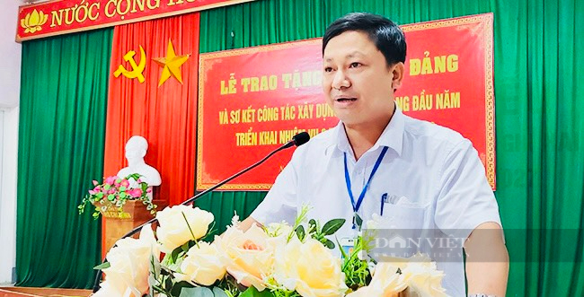 Hai bí thư đảng ủy phường bơi hàng trăm mét cứu nhiều cháu nhỏ chới với trên biển Cửa Lò - Ảnh 1.