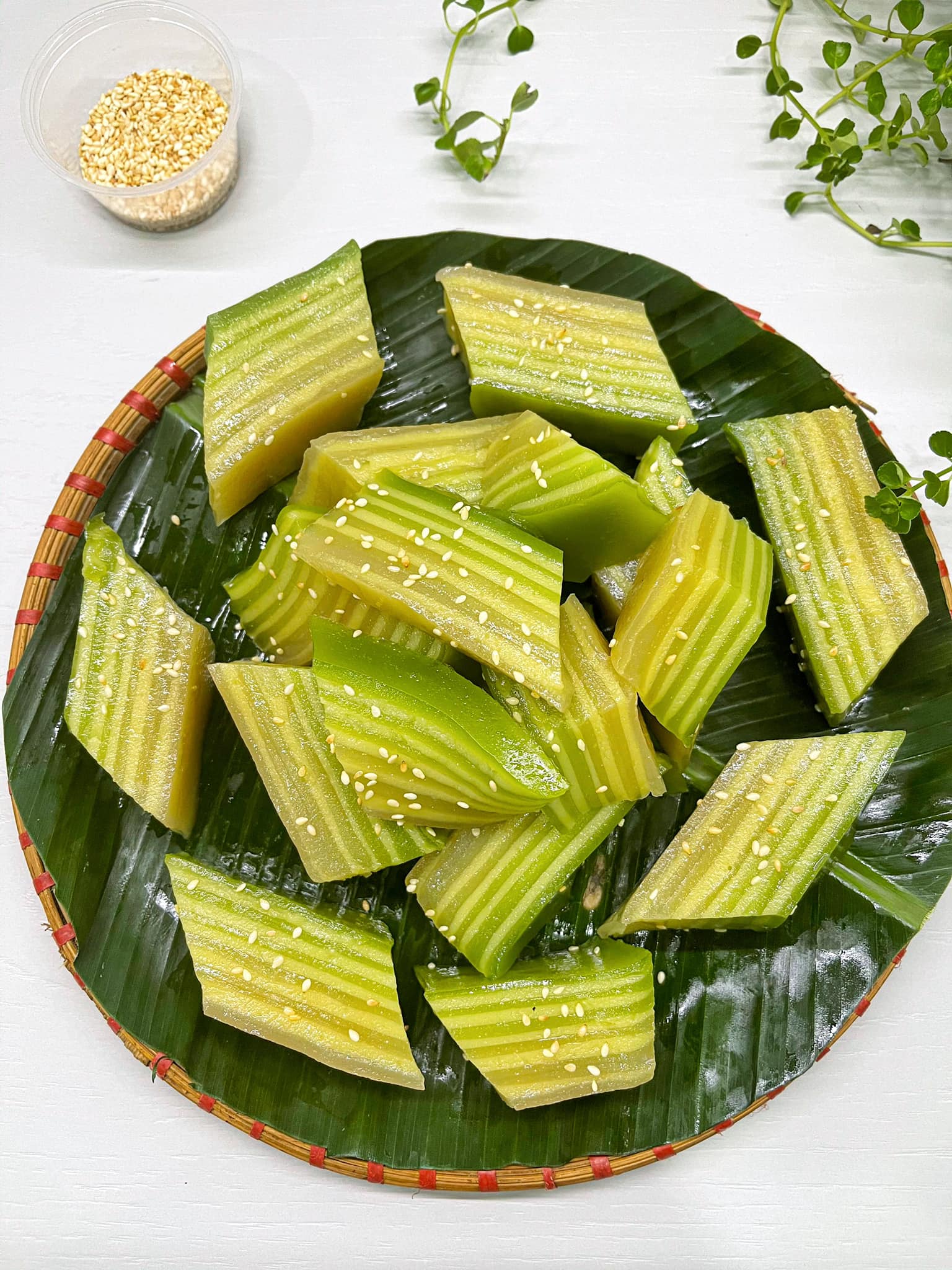 Mách bạn cách làm bánh da lợn thơm ngon thành công ngay từ lần đầu tiên - Ảnh 1.