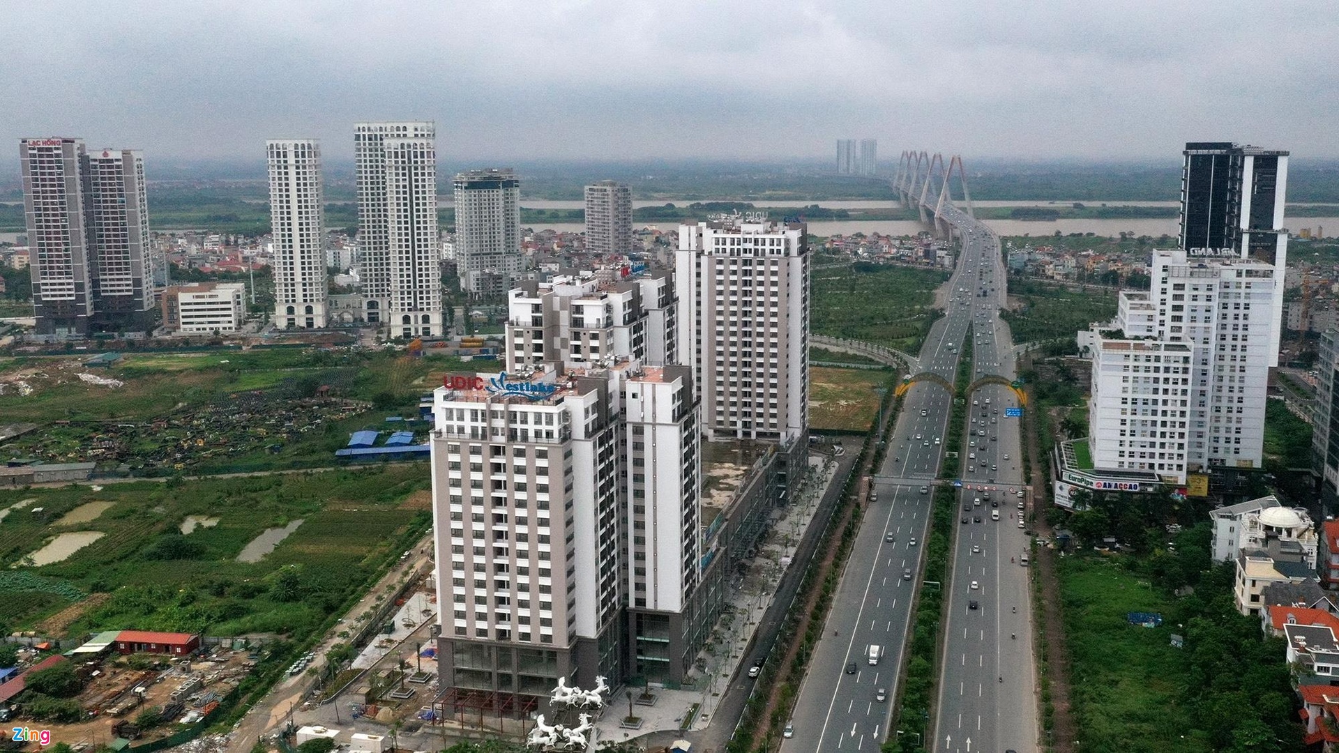 Chung cư vùng ven Hà Nội đắt hơn khu trung tâm - Ảnh 2. Chung cư vùng ven Hà Nội đắt hơn khu trung tâm - Ảnh 2.