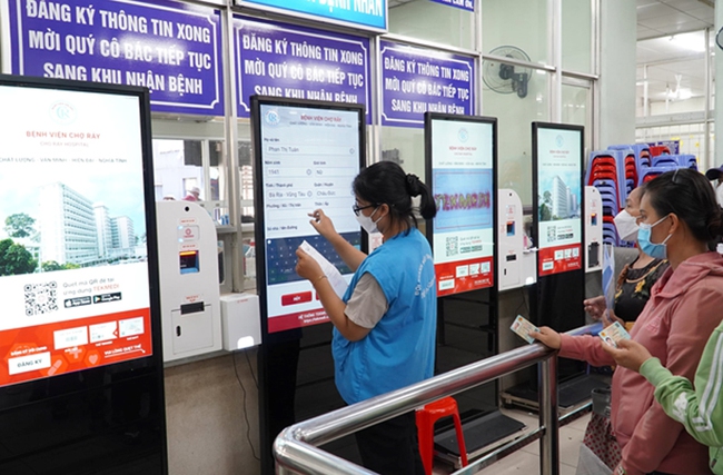 Cách gia hạn thời gian khám chữa bệnh bảo hiểm y tế cho con của bộ đội - Ảnh 1.
