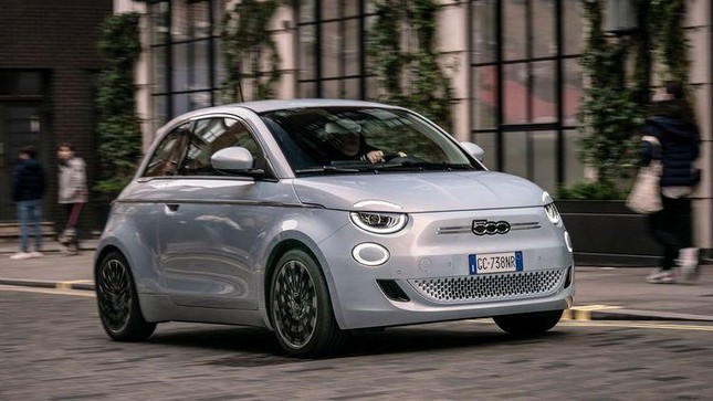 Top 10 chiếc xe điện rẻ nhất năm 2022 tại Mỹ - Ảnh 38.
