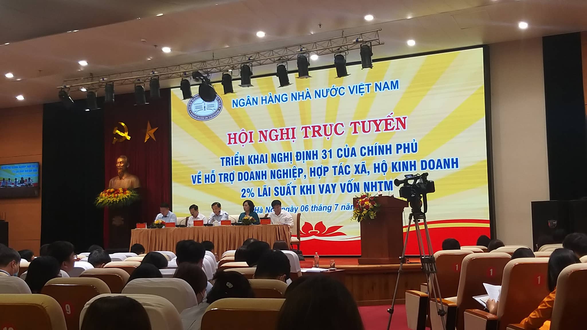 Tín dụng tăng mạnh 9,35%, thông tin &quot;nóng&quot; về hỗ trợ lãi suất 2% - Ảnh 1.