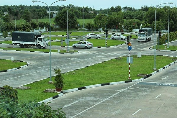 Kinh nghiệm học và thi sát hạch lái xe hạng B2 không bao giờ trượt - Ảnh 2.