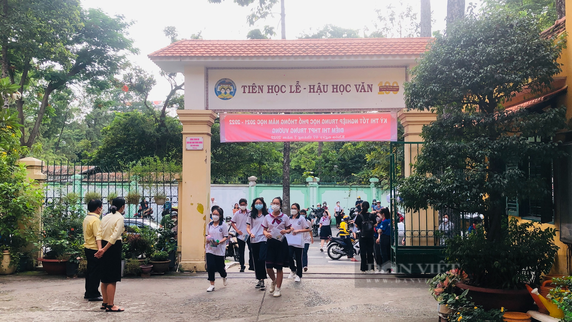 Kỳ thi tốt nghiệp THPT năm 2022: Hơn 85.000 thí sinh tại TP.HCM tự tin bước vào thi môn Văn - Ảnh 1.