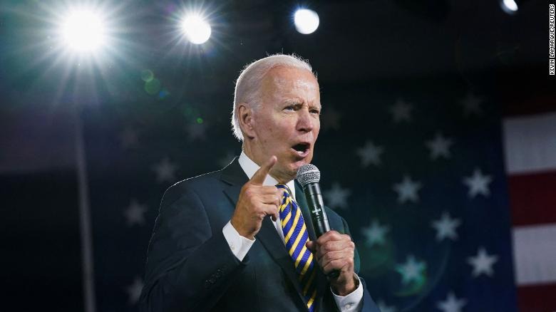 Gần một năm sau khi Taliban tiếp quản, Tổng thống Biden công bố động thái mới với Afghanistan - Ảnh 1.