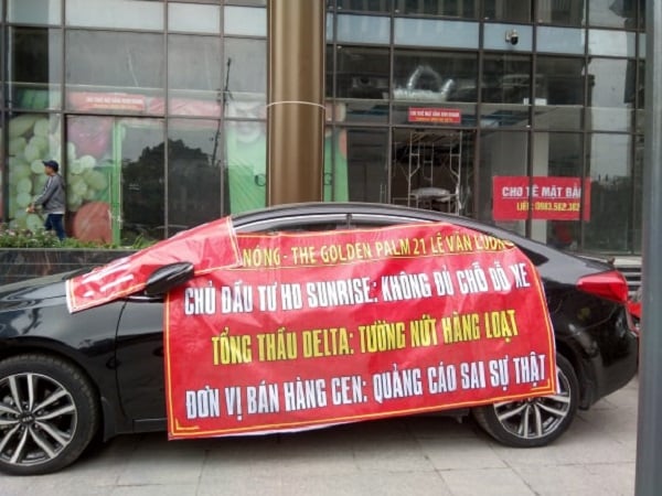 Cư dân tại tòa nhà Golden Palm bất bình với chủ đầu tư dự án (Ảnh: NDCC năm 2019)