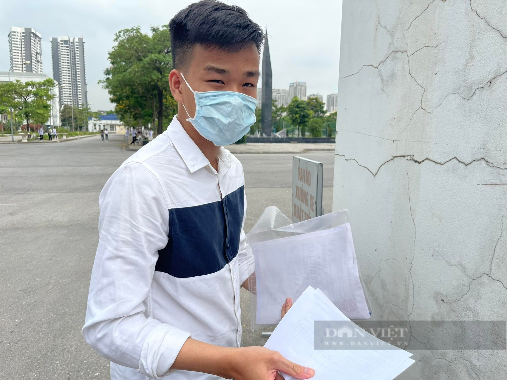 Đề thi ngữ văn THPT năm 2022: Thí sinh hài hước &quot;Chiếc thuyền ngoài xa đưa đi xa bờ quá!&quot; - Ảnh 1.