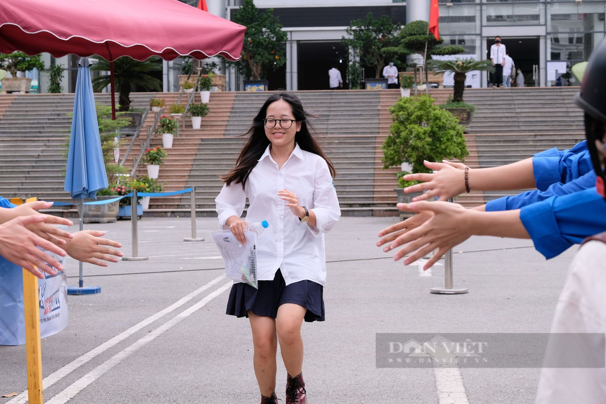 Đề thi ngữ văn THPT năm 2022: Thí sinh hài hước &quot;Chiếc thuyền ngoài xa đưa đi xa bờ quá!&quot; - Ảnh 5.