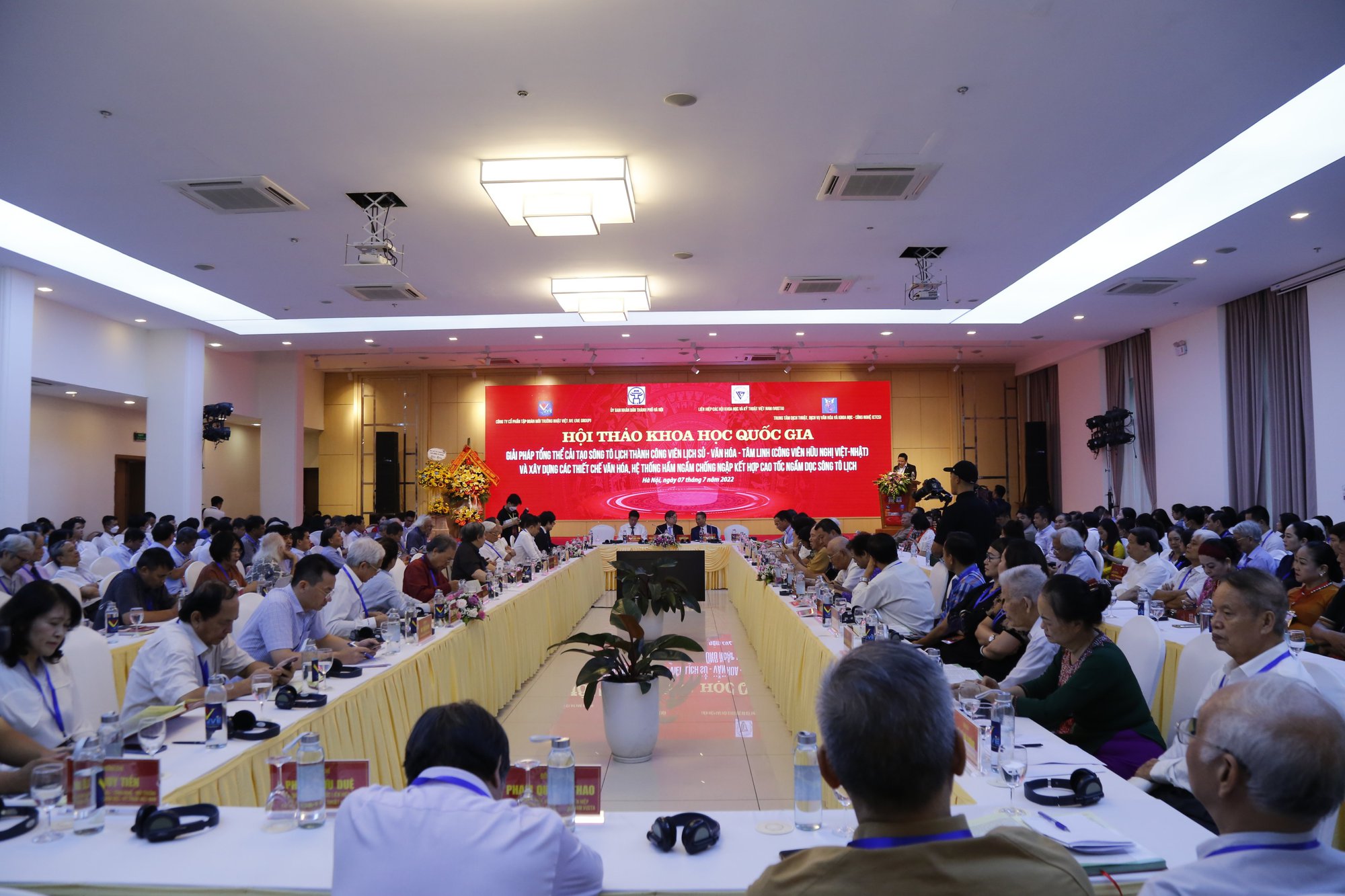 Hà Nội: Sông Tô Lịch được đề xuất thành công viên tâm linh và cao tốc - Ảnh 1.