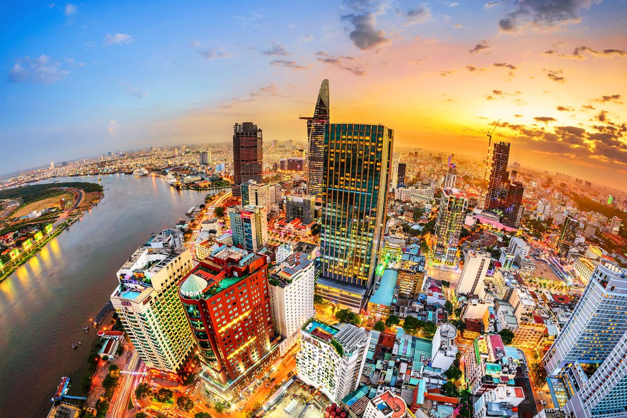 Các giám đốc Ban điều hành khen ngợi các nhà chức trách đã áp dụng các chính sách để giảm bớt tác động của đại dịch trong khi duy trì thành công sự ổn định tài chính, đối ngoại cũng như triển khai tiêm chủng ấn tượng. Ảnh: @AFP.