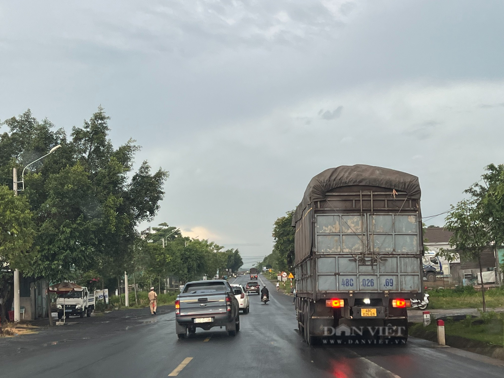 Đắk Nông: Hàng chục ngàn lượt cán bộ CSGT đi tuần tra nhưng chỉ xử lý 272 phương tiện quá tải trong 6 tháng - Ảnh 2.
