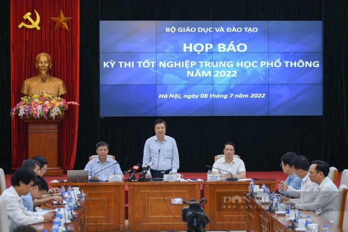 Vụ bất ngờ khi đoán đúng cả 3 năm đề thi môn Văn tốt nghiệp THPT: Bộ GDĐT thông tin mới nhất - Ảnh 1.