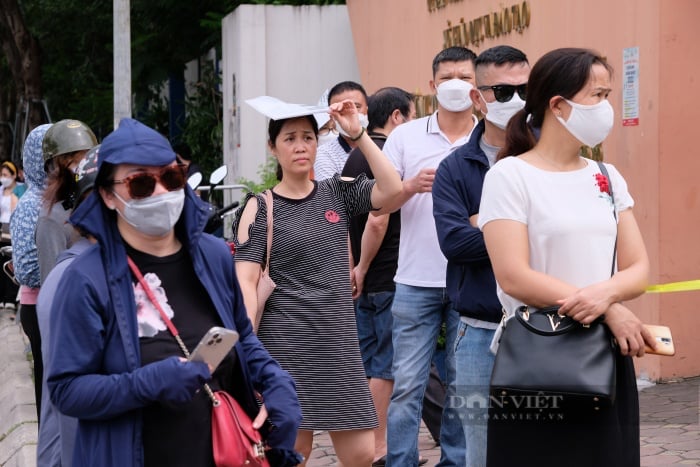 Tiết lộ về ngày làm bài thi tốt nghiệp THPT 2022 của cụ ông 82 tuổi ở Hà Nội - Ảnh 2.