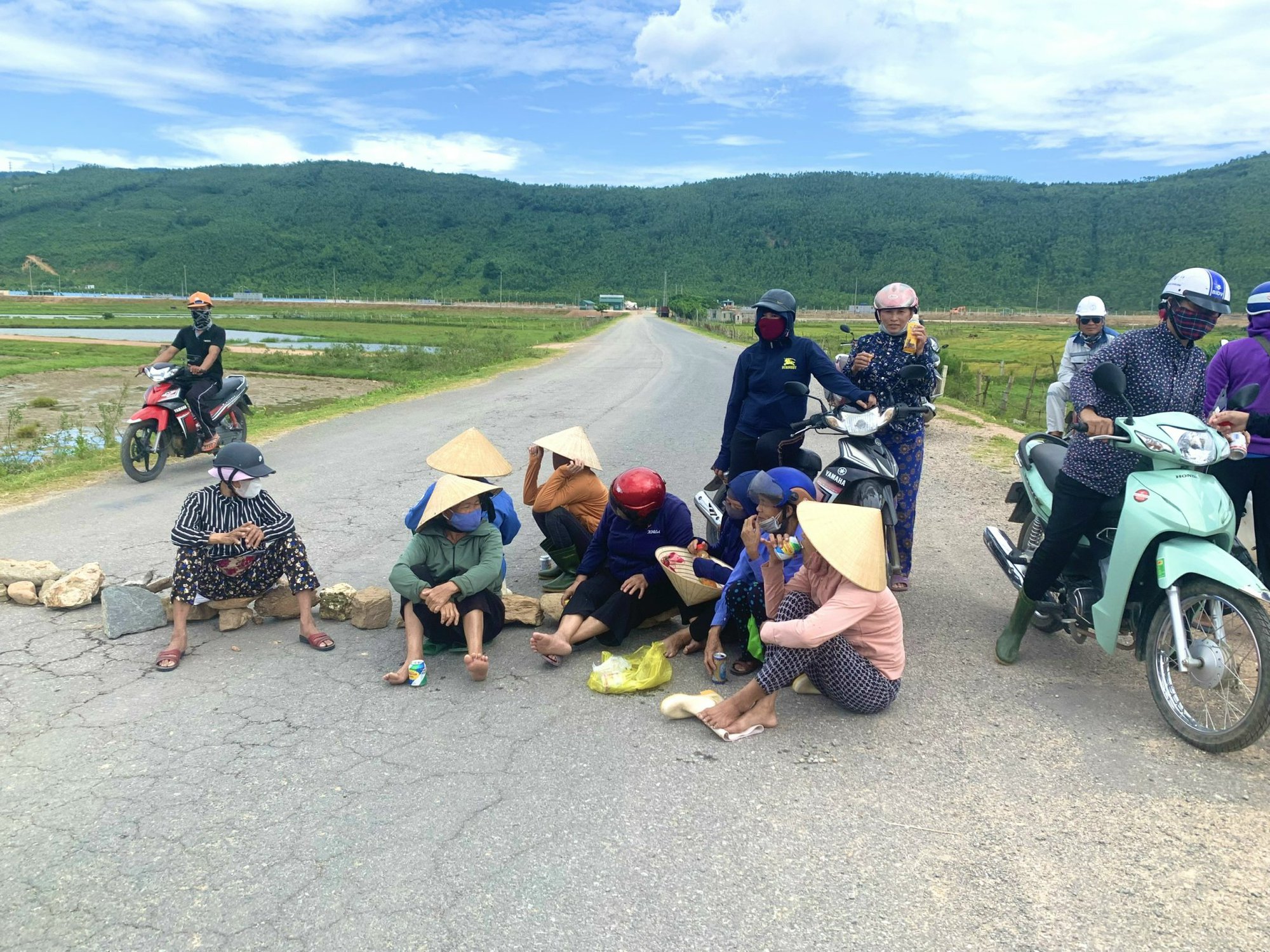 Người dân nhường đất cho siêu dự án Nhiệt điện Quảng Trạch: &quot;Ban quản lý nói thì hay, hứa rất giỏi&quot; - Ảnh 2.