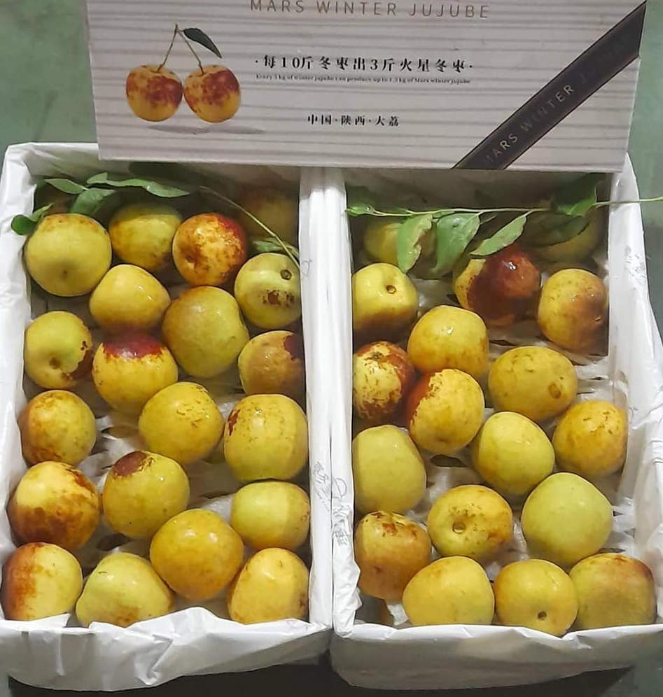 Loại táo Trung Quốc nhìn như bị thối, đắt gấp 3 lần táo Mỹ, chị em háo hức mua bằng được - Ảnh 4.