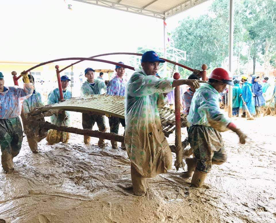 Quảng Trị kỷ luật 2 cán bộ huyện liên quan tiền cứu trợ bão lũ - Ảnh 1.