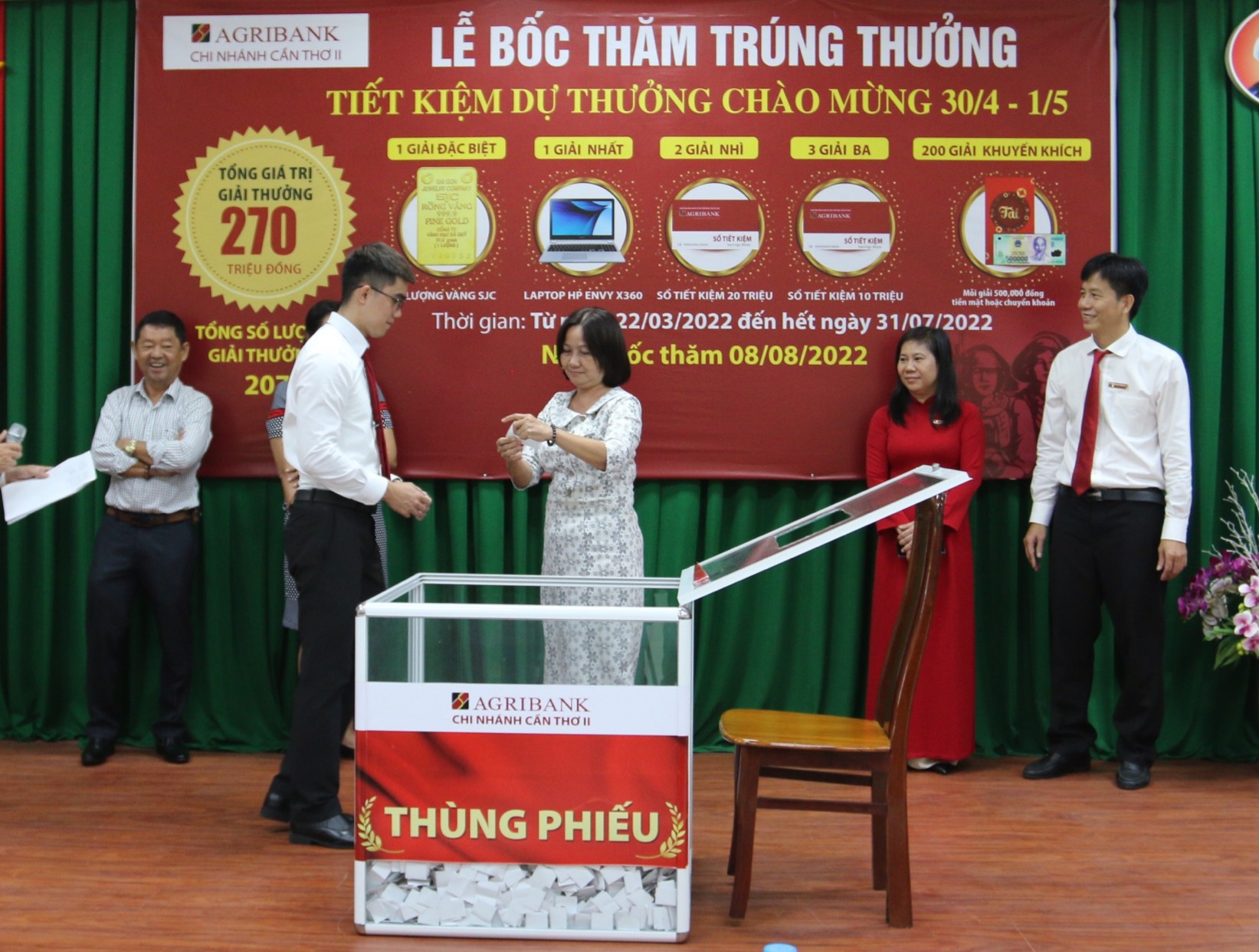207 khách hàng trúng thưởng Chương trình huy động Tiết kiệm dự thưởng tại Agribank Chi nhánh Cần Thơ II - Ảnh 2. 207 khách hàng trúng thưởng Chương trình huy động Tiết kiệm dự thưởng tại Agribank Chi nhánh Cần Thơ II - Ảnh 2.