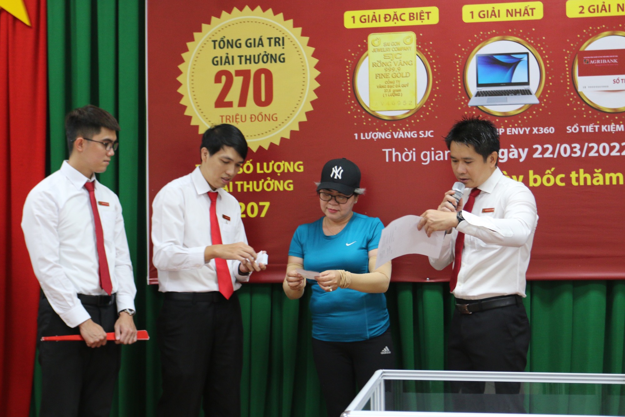 207 khách hàng trúng thưởng Chương trình huy động Tiết kiệm dự thưởng tại Agribank Chi nhánh Cần Thơ II - Ảnh 4. 207 khách hàng trúng thưởng Chương trình huy động Tiết kiệm dự thưởng tại Agribank Chi nhánh Cần Thơ II - Ảnh 4.