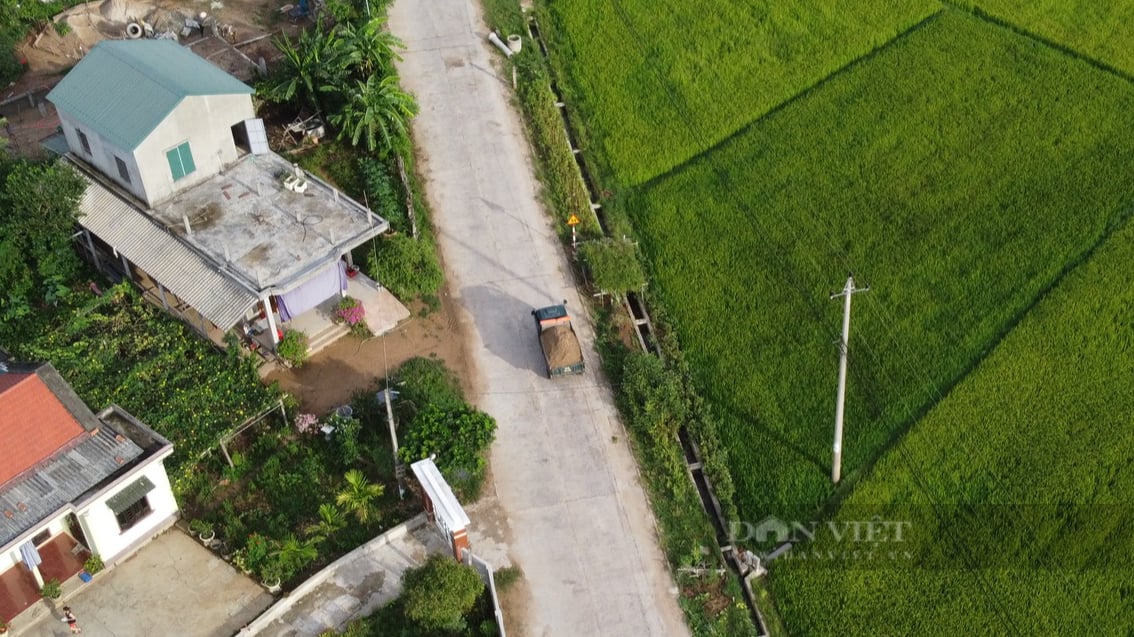 Quảng Trị: Sau chỉ đạo của UBND tỉnh, bãi tập kết cát trái phép vẫn hoạt động - Ảnh 2.