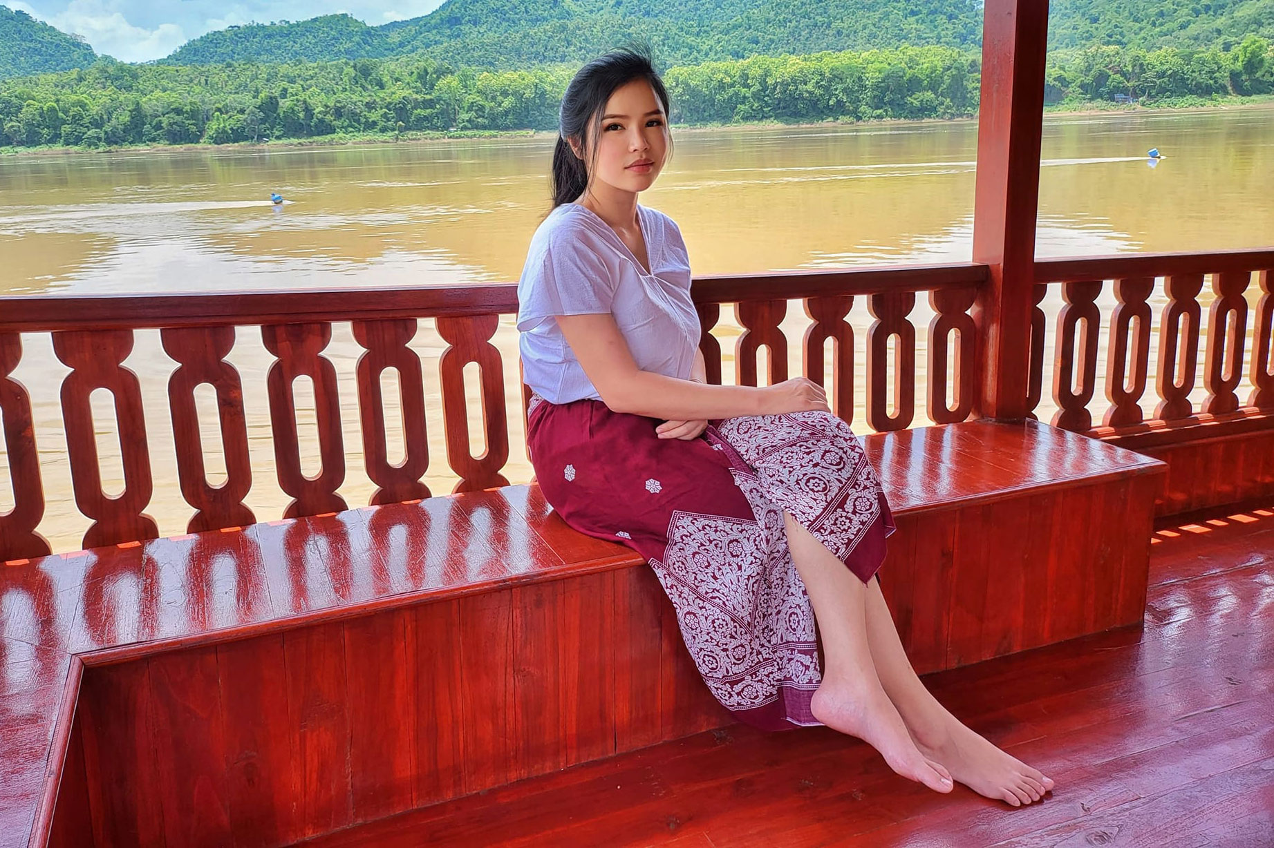 Nữ đại gia xinh đẹp góp phần giúp bóng đá Lào phát triển vượt bậc - Ảnh 10.