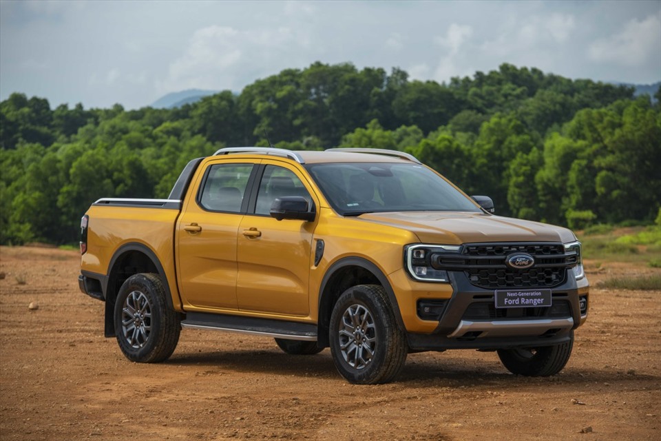 Cuộc đua xe bán tải: Ford Ranger hay Nissan Navara đáng mua hơn? - Ảnh 1.