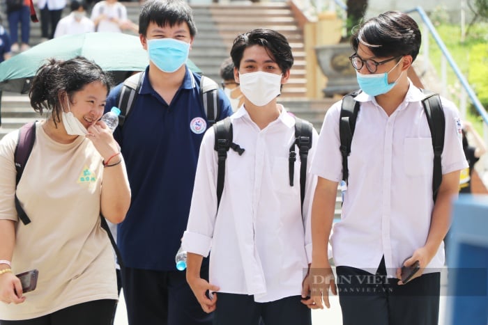 Chuyên gia giáo dục với 10 điều &quot;nóng&quot; về sách giáo khoa của Việt Nam - Ảnh 2.