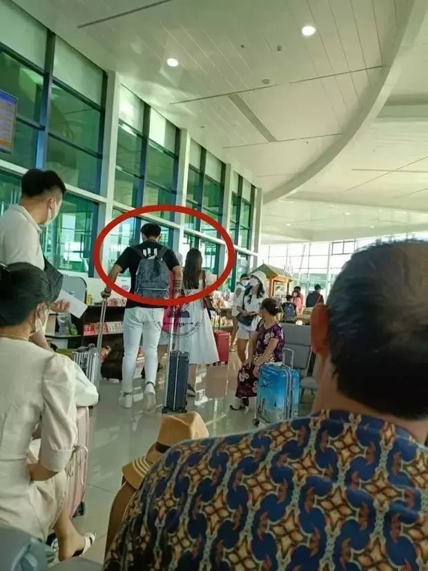 Văn Hậu đăng loạt ảnh tình tứ bên bạn gái - Ảnh 4.