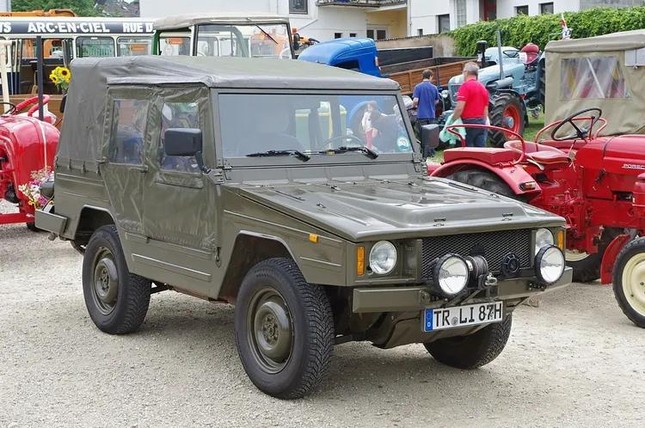 Dàn SUV đời cổ hấp dẫn nhiều nhà sưu tầm - Ảnh 8.