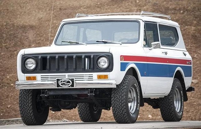 Dàn SUV đời cổ hấp dẫn nhiều nhà sưu tầm - Ảnh 6.