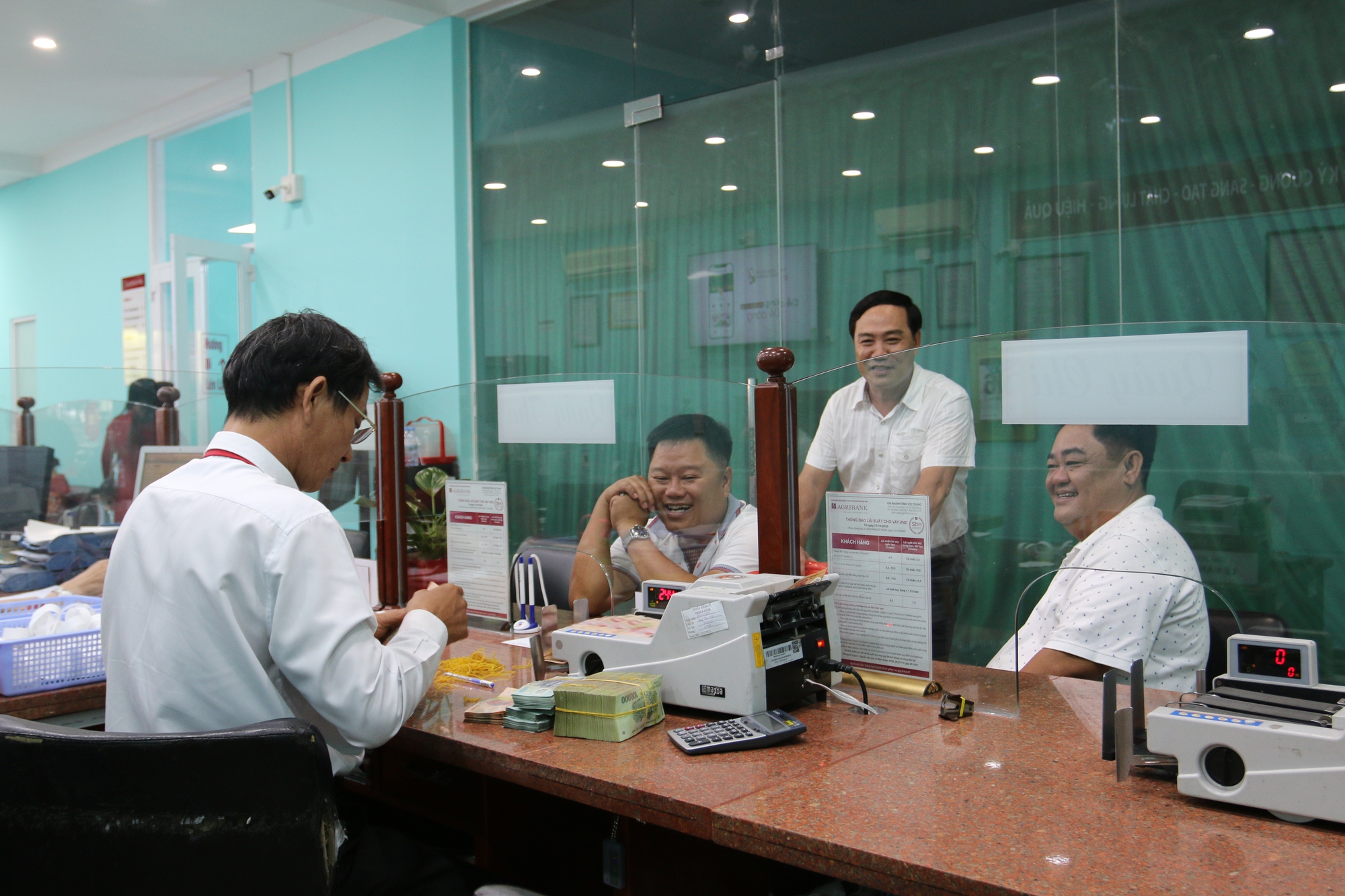 Khai trương trụ sở làm việc Agribank Chi nhánh Ba Xuyên – Sóc Trăng - Ảnh 4. Khai trương trụ sở làm việc Agribank Chi nhánh Ba Xuyên – Sóc Trăng - Ảnh 4.