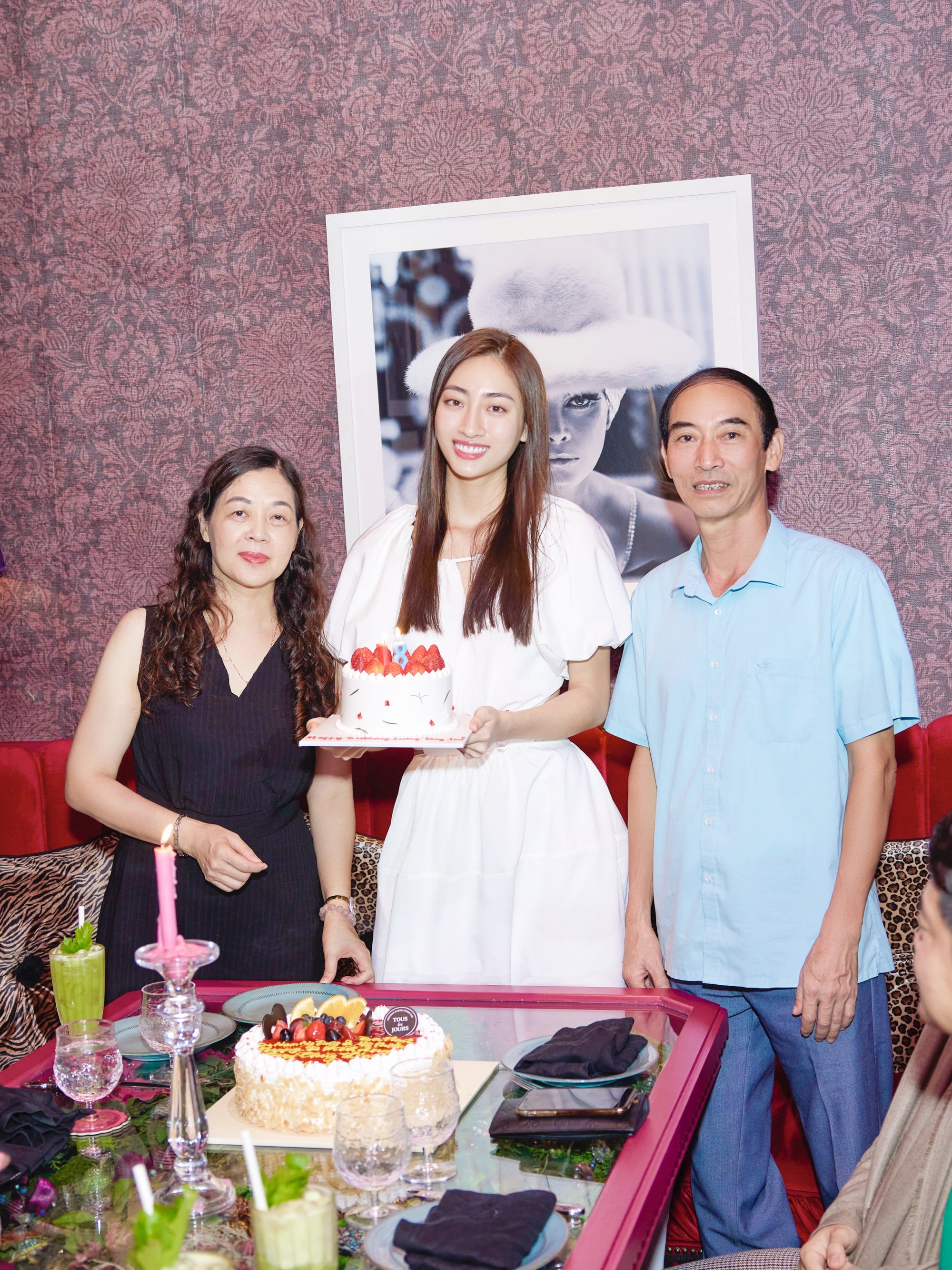 Mẹ Hoa hậu Lương Thùy Linh &quot;chưa bao giờ tin con đẹp&quot;, cản con thi sắc đẹp 3 năm trước - Ảnh 2.