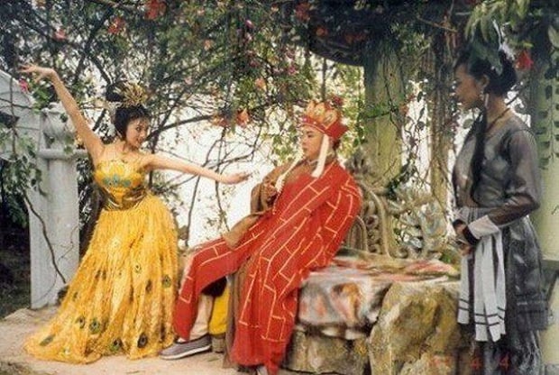 Cuộc sống giàu sang, quyền lực của mỹ nhân thị phi nhất dàn sao &quot;Tây Du Ký&quot; - Ảnh 2.