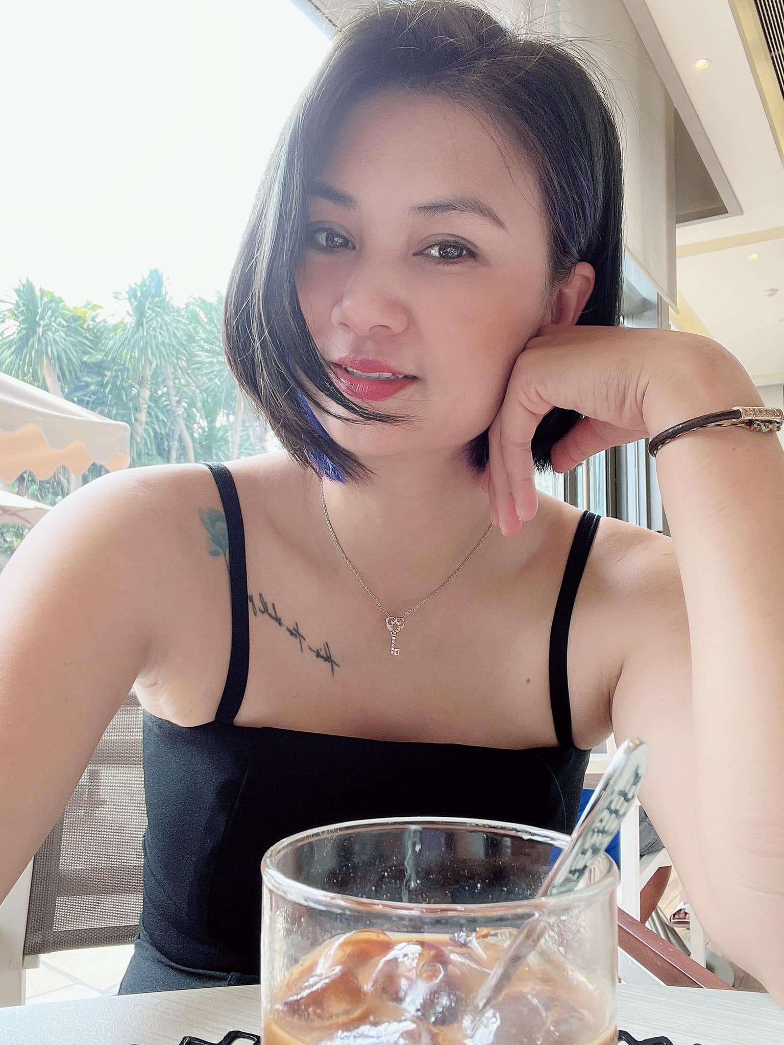 Hoa khôi bóng chuyền Kim Huệ liên tục diện bikini, khoe body nóng bỏng - Ảnh 13.