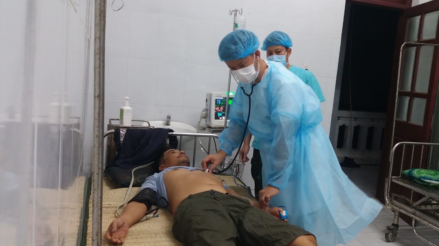 Khánh Hòa: Cứu ngư dân gặp nạn trên biển - Ảnh 1.