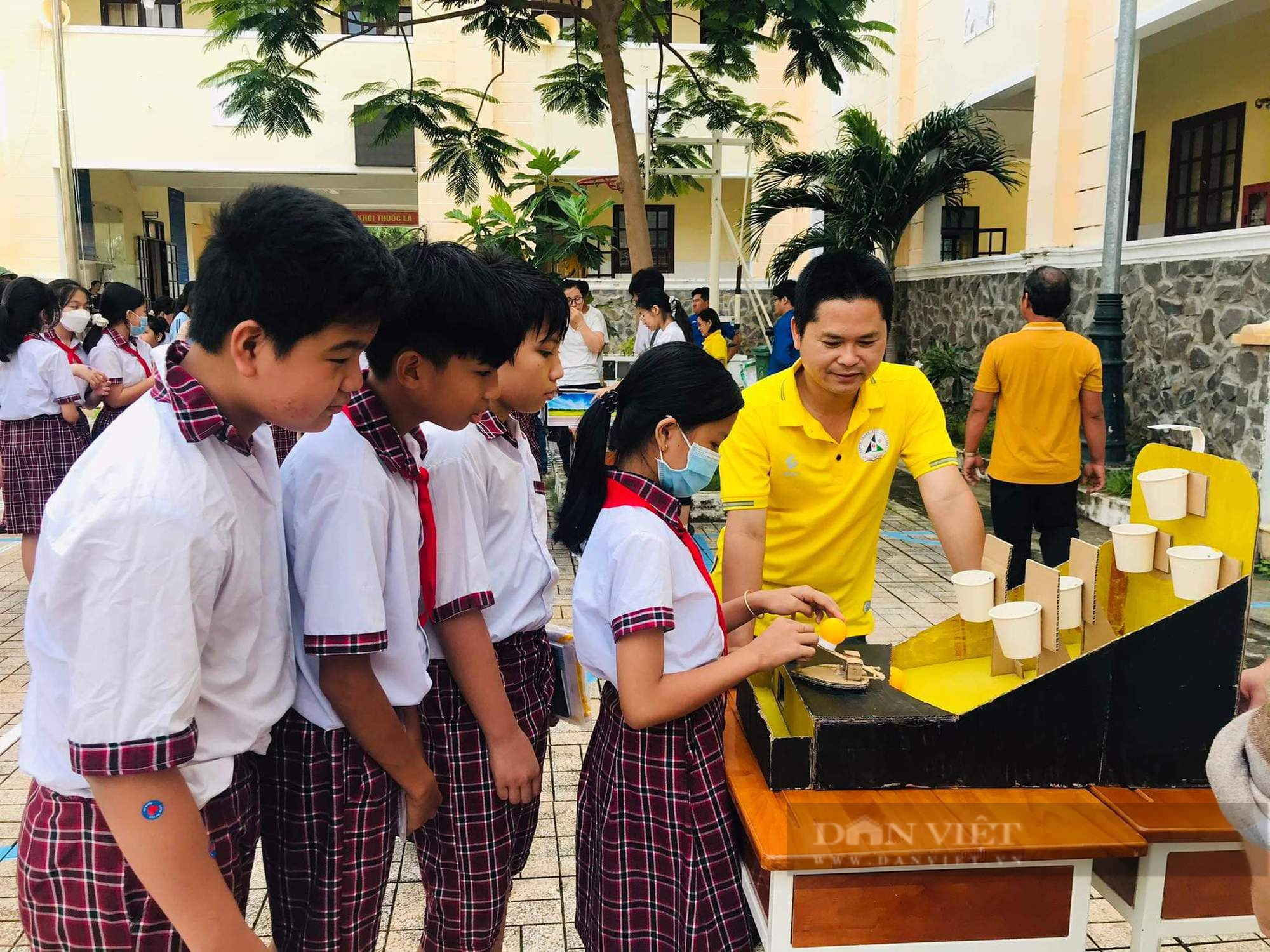 TP.HCM: Mang niềm vui đến với học sinh xã đảo trước ngày tựu trường - Ảnh 1.